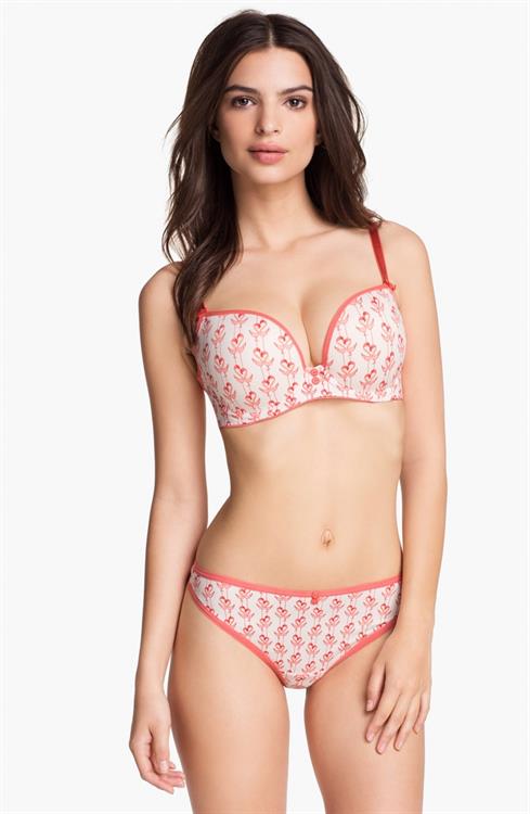 Emily Ratajkowski in lingerie