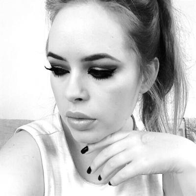 Tanya Burr