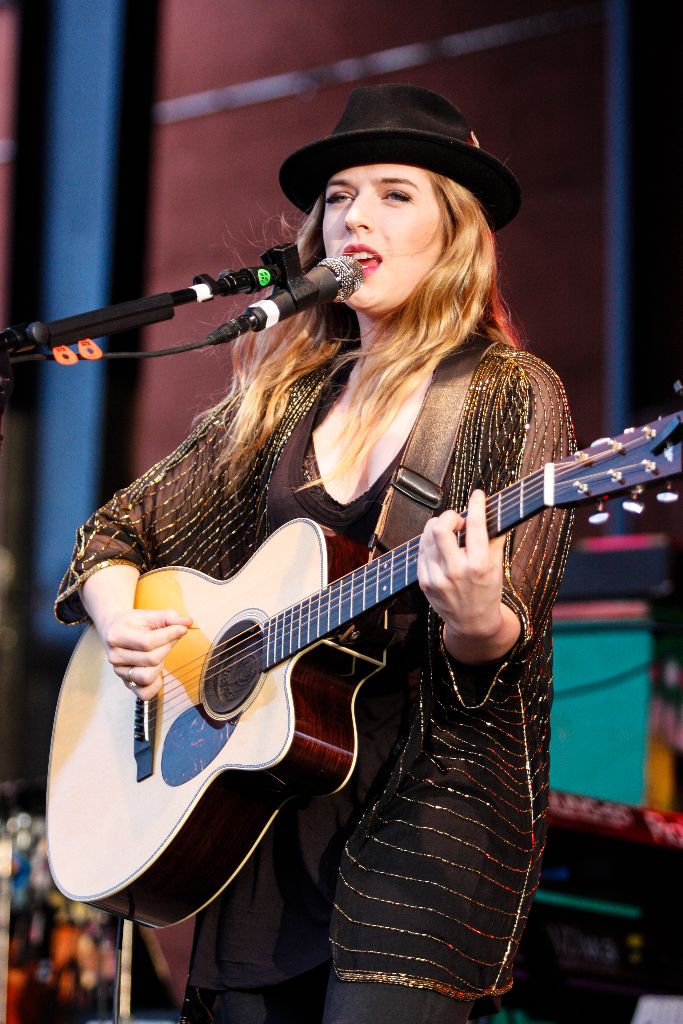 Zz Ward Pictures