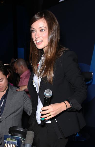 Olivia Wilde at the Blackberry booth at the 2011 CES in Las Vegas n December 7, 2011