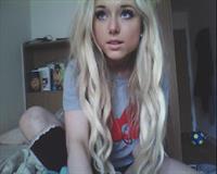 Chloe Harwood taking a selfie